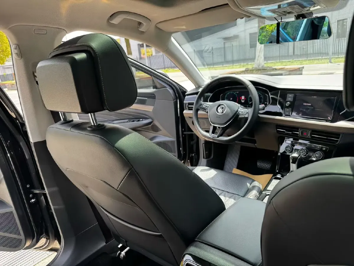 2019 Volvo V40 1.5T 152HP L4 6AT,autocango,china used car exporter,china ev exporter,chinese used car exporter,chinese used ev exporter