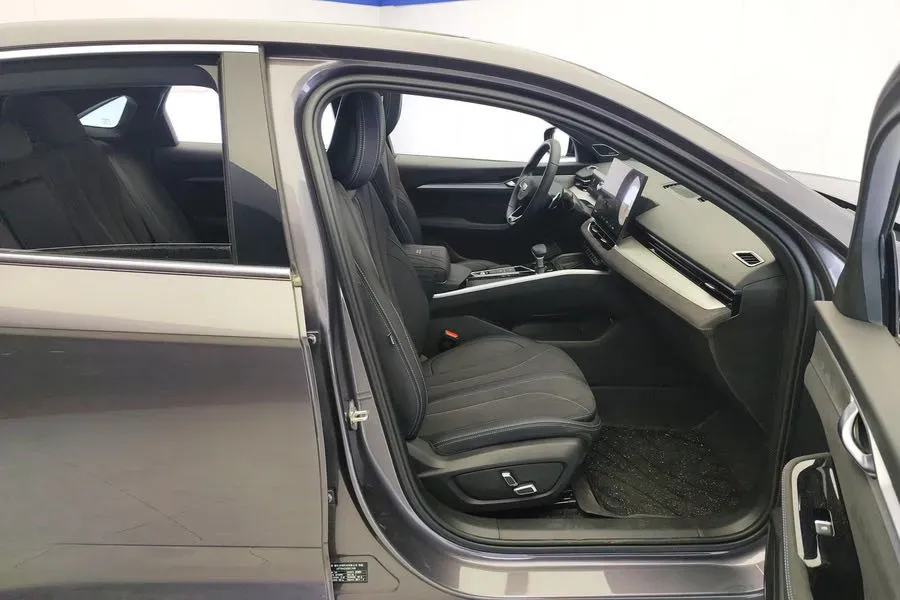 2025 Geely Preface 2.0T 238HP L4 8AT,autocango,china used car exporter,china ev exporter,chinese used car exporter,chinese used ev exporter