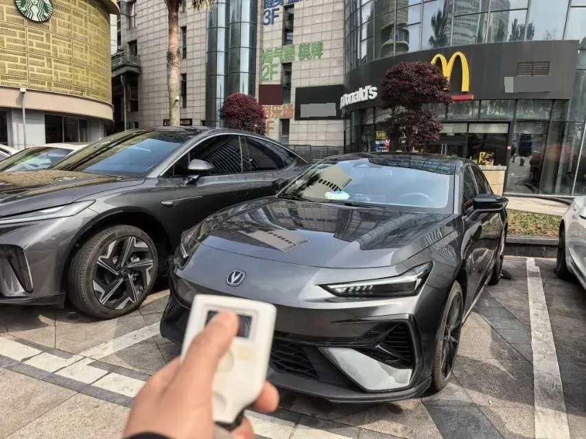 2025 ChangAn UNI-V 1.5T 192HP L4 7DCT,autocango,china used car exporter,china ev exporter,chinese used car exporter,chinese used ev exporter