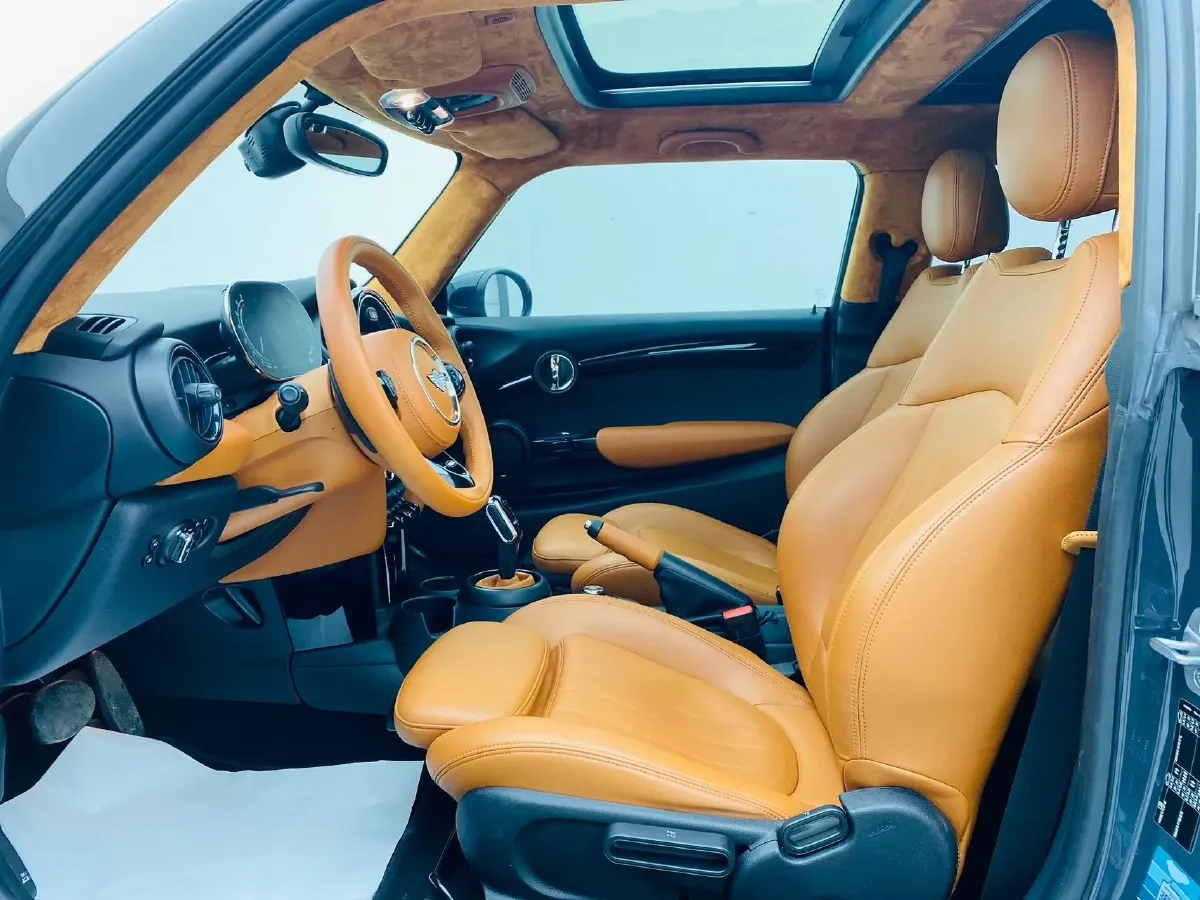 2021 MINI MINI 2.0T 192HP L4 7DCT,autocango,china used car exporter,china ev exporter,chinese used car exporter,chinese used ev exporter