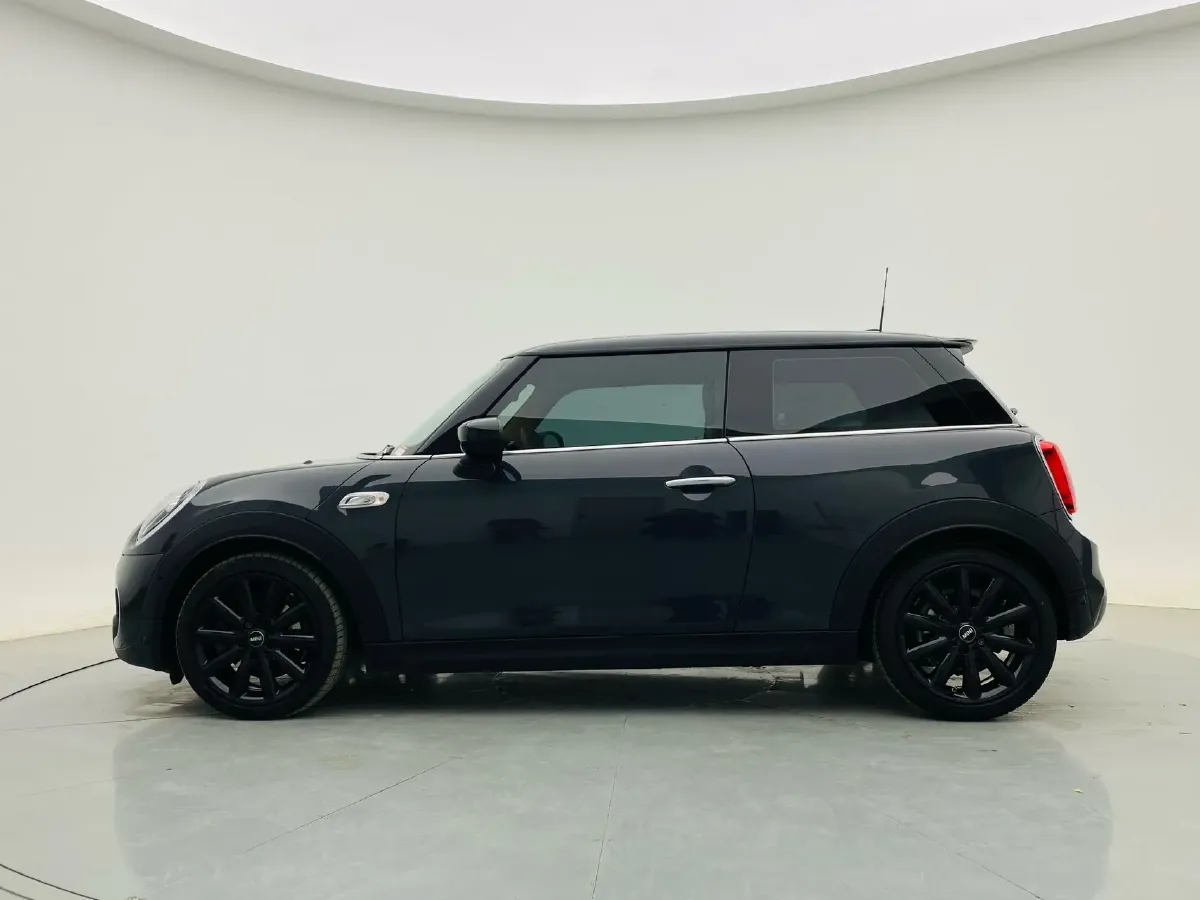 2021 MINI MINI 2.0T 192HP L4 7DCT,autocango,china used car exporter,china ev exporter,chinese used car exporter,chinese used ev exporter