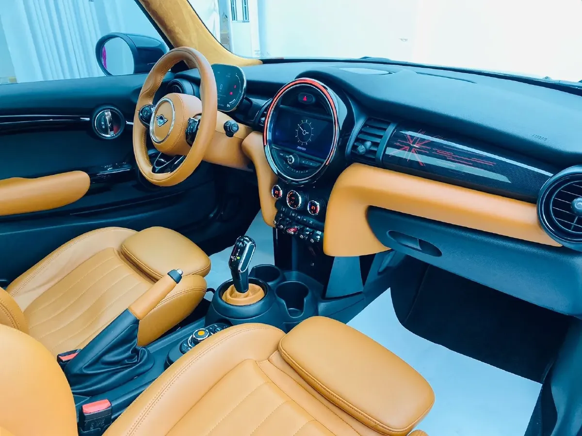 2021 MINI MINI 2.0T 192HP L4 7DCT,autocango,china used car exporter,china ev exporter,chinese used car exporter,chinese used ev exporter