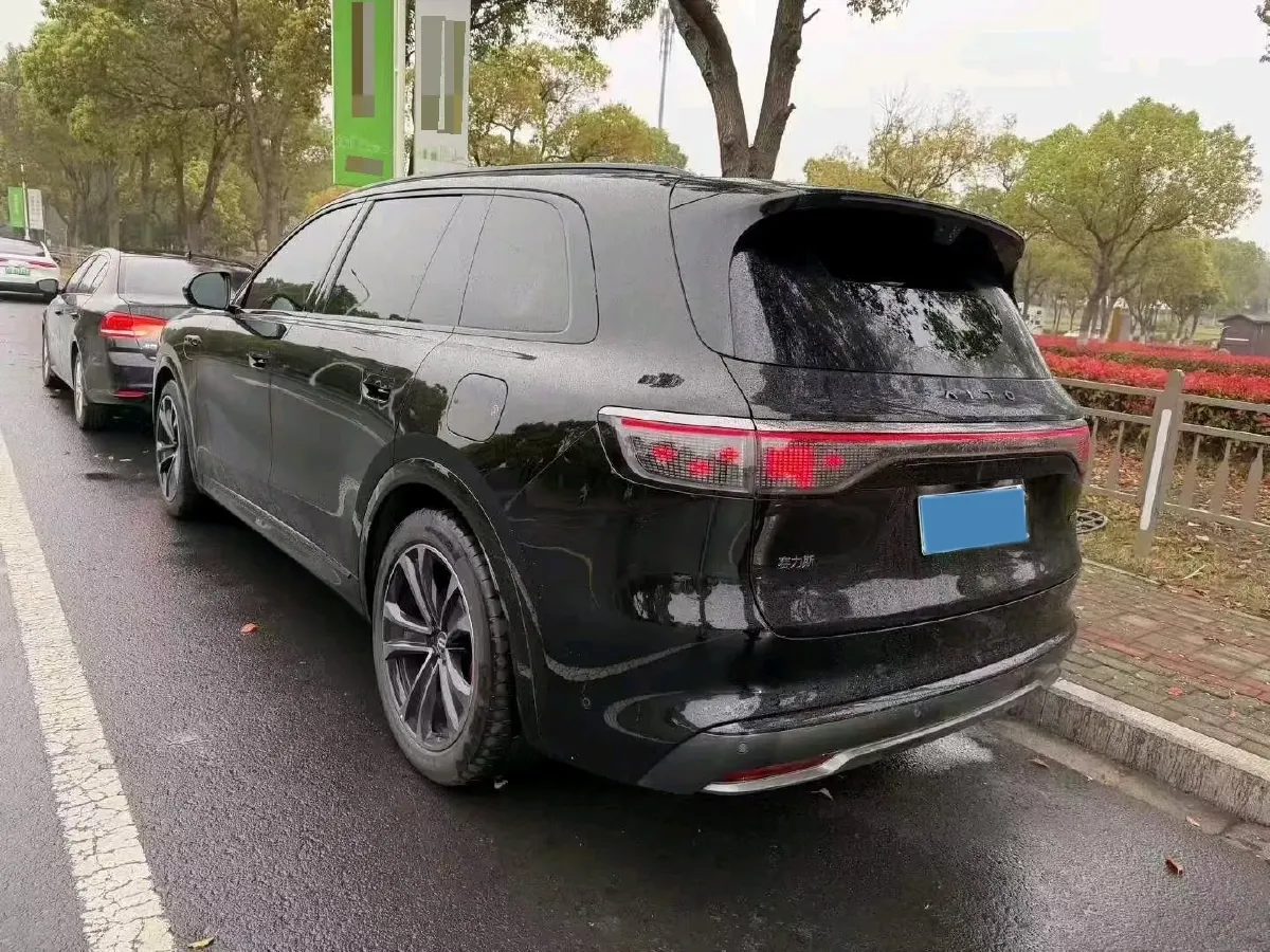 2025 AITO AITO M8 REEV 160HP REEV 53.4KWH,autocango,china used car exporter,china ev exporter,chinese used car exporter,chinese used ev exporter