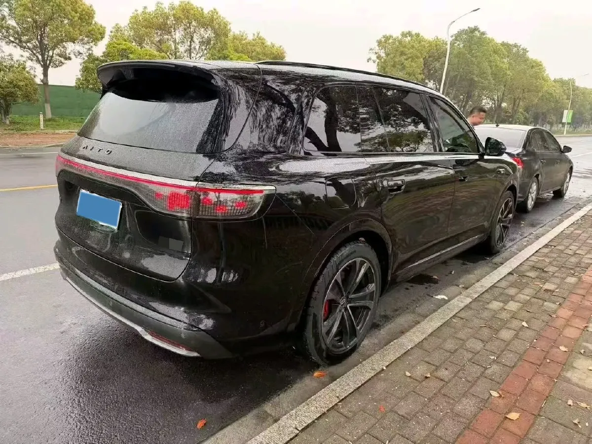 2025 AITO AITO M8 REEV 160HP REEV 53.4KWH,autocango,china used car exporter,china ev exporter,chinese used car exporter,chinese used ev exporter