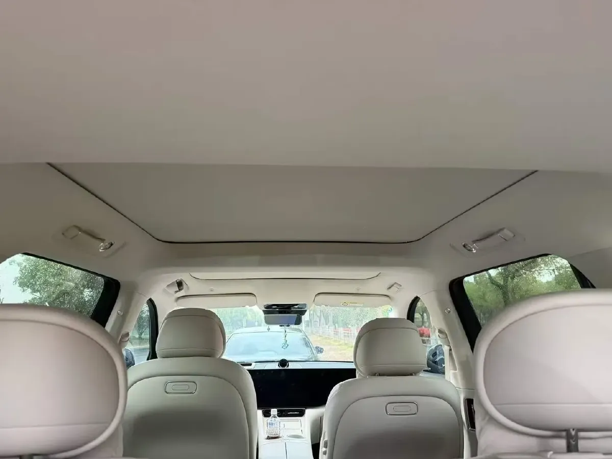 2025 AITO AITO M8 REEV 160HP REEV 53.4KWH,autocango,china used car exporter,china ev exporter,chinese used car exporter,chinese used ev exporter