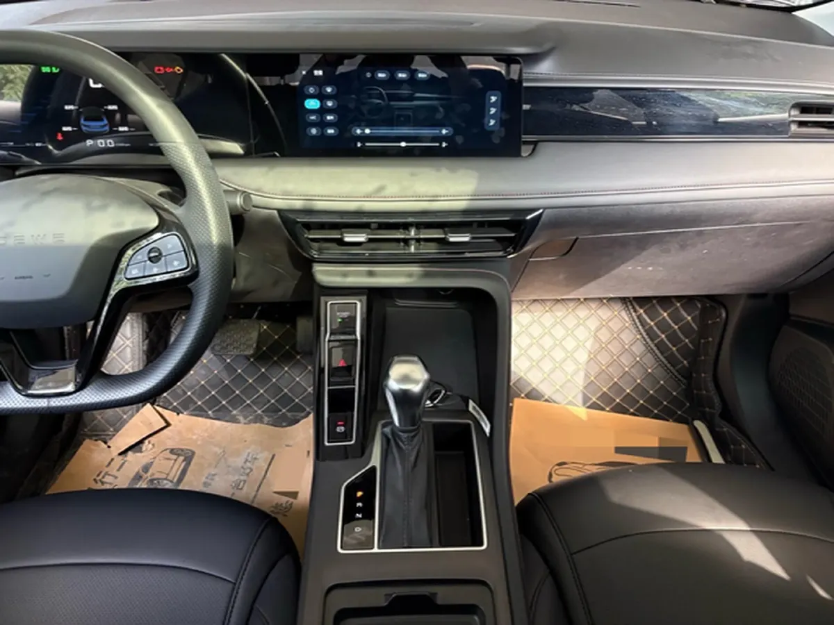 2023 Roewe i5 1.5L 129HP L4 CVT,autocango,china used car exporter,china ev exporter,chinese used car exporter,chinese used ev exporter