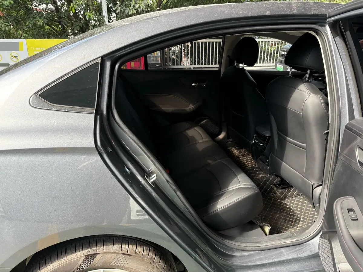 2023 Roewe i5 1.5L 129HP L4 CVT,autocango,china used car exporter,china ev exporter,chinese used car exporter,chinese used ev exporter