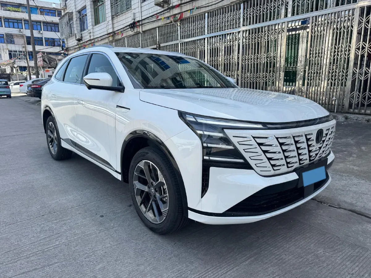 2025 ChangAn CS75 Plus 1.5T 188HP L4 8AT,autocango,china used car exporter,china ev exporter,chinese used car exporter,chinese used ev exporter