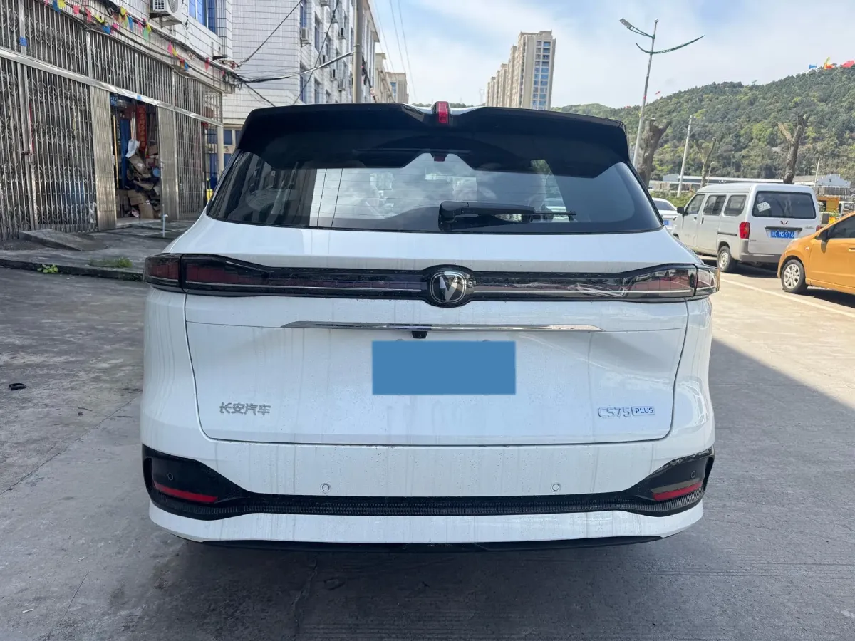 2025 ChangAn CS75 Plus 1.5T 188HP L4 8AT,autocango,china used car exporter,china ev exporter,chinese used car exporter,chinese used ev exporter