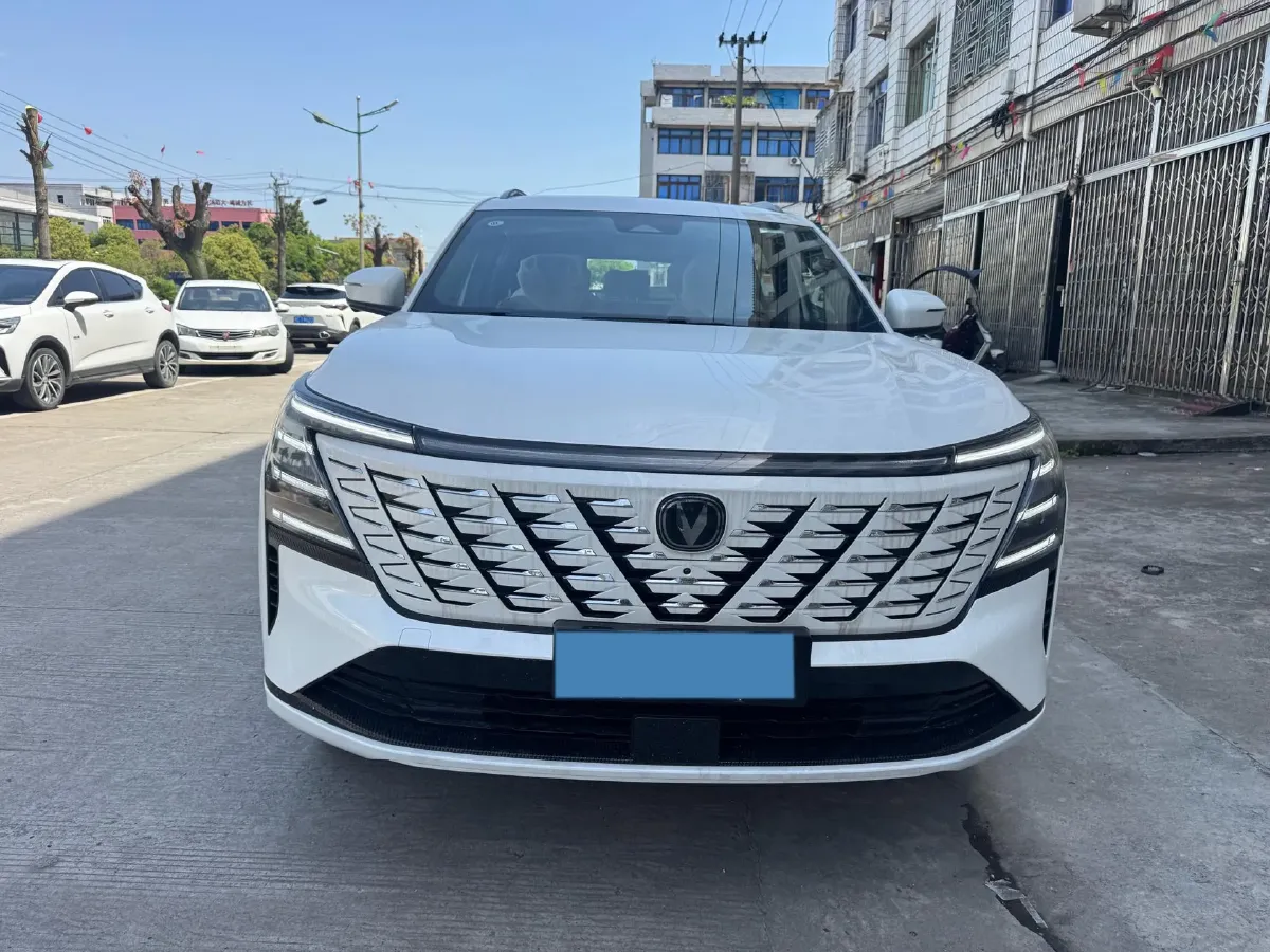 2025 ChangAn CS75 Plus 1.5T 188HP L4 8AT,autocango,china used car exporter,china ev exporter,chinese used car exporter,chinese used ev exporter