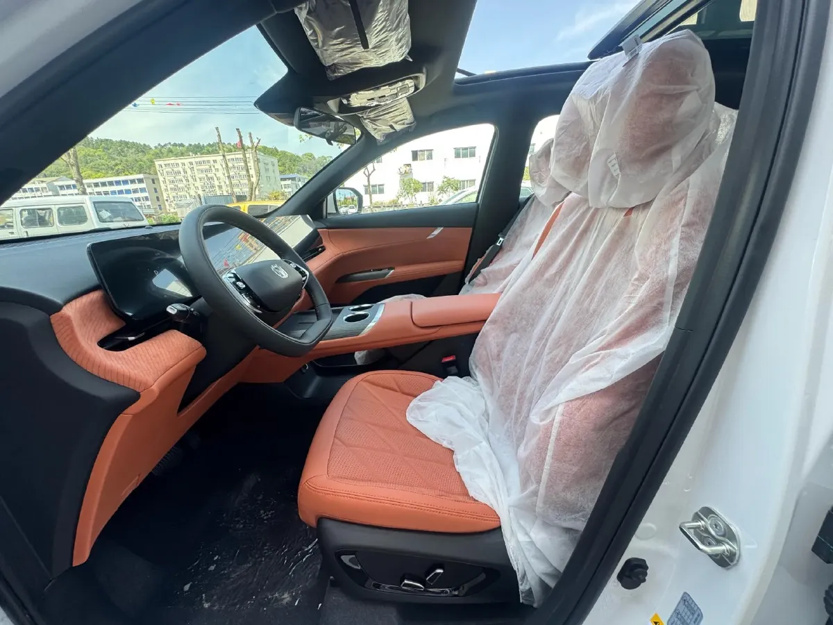 2025 ChangAn CS75 Plus 1.5T 188HP L4 8AT,autocango,china used car exporter,china ev exporter,chinese used car exporter,chinese used ev exporter