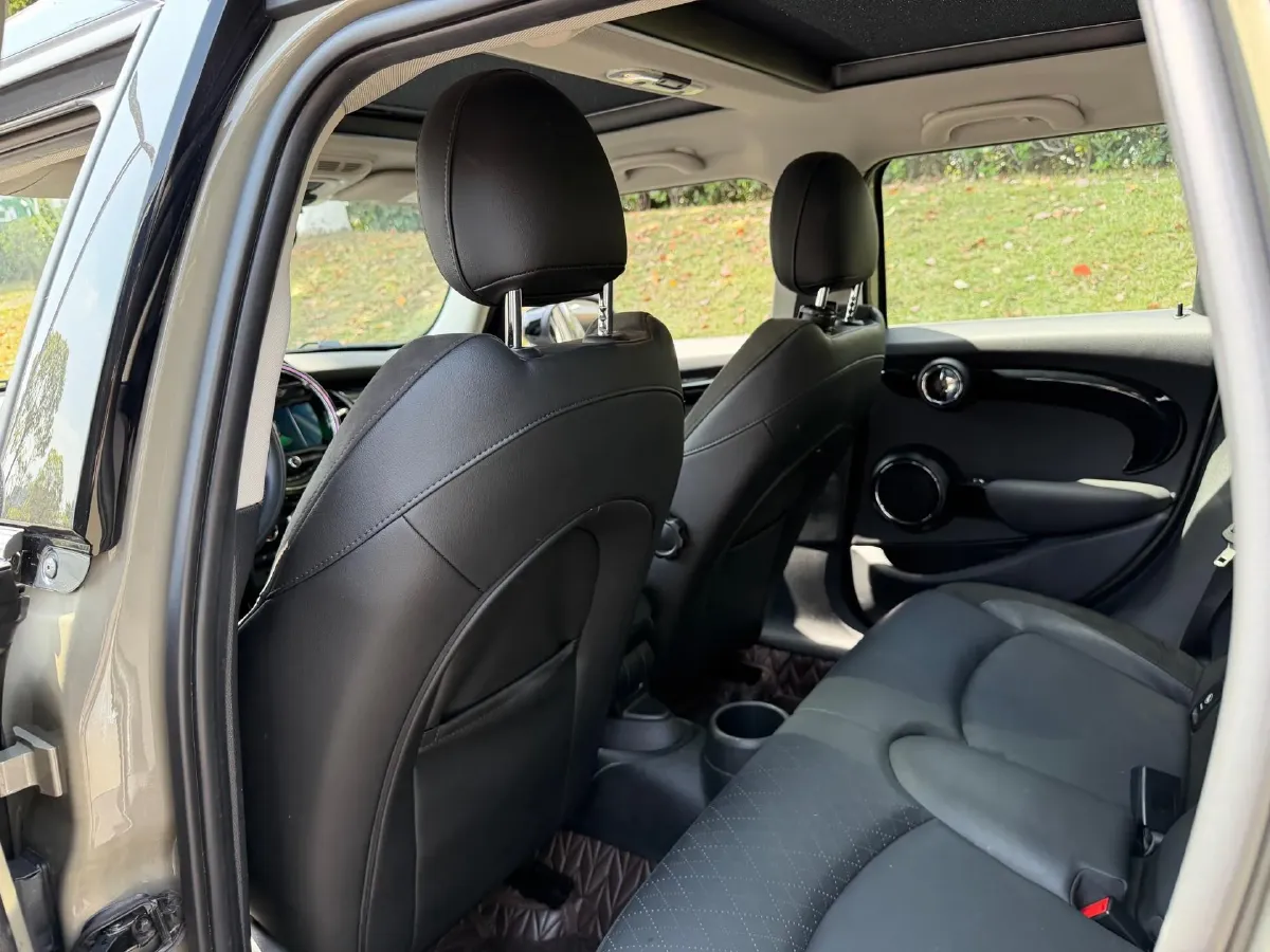 2020 MINI MINI 1.5T 136HP L3 7DCT,autocango,china used car exporter,china ev exporter,chinese used car exporter,chinese used ev exporter