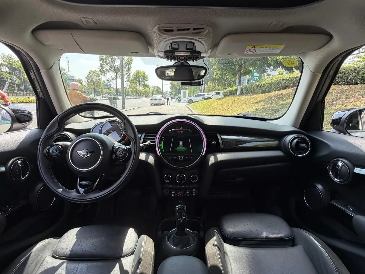 2020 MINI MINI 1.5T 136HP L3 7DCT,autocango,china used car exporter,china ev exporter,chinese used car exporter,chinese used ev exporter