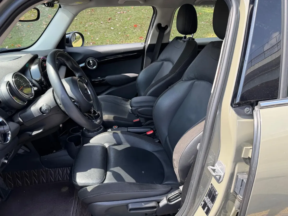 2020 MINI MINI 1.5T 136HP L3 7DCT,autocango,china used car exporter,china ev exporter,chinese used car exporter,chinese used ev exporter