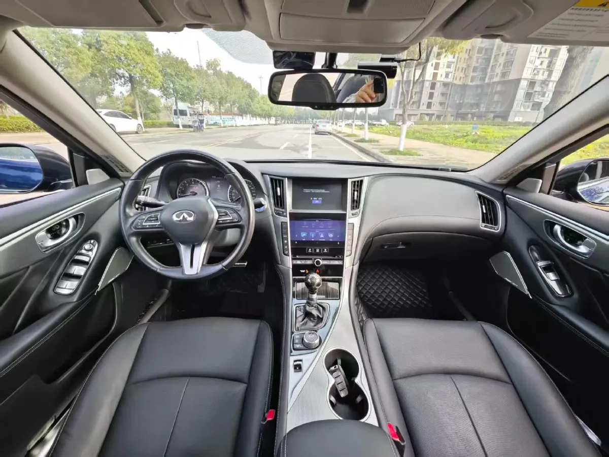 2018 Jeep Grand Commander 2.0T 265HP L4 9AT,autocango,china used car exporter,china ev exporter,chinese used car exporter,chinese used ev exporter