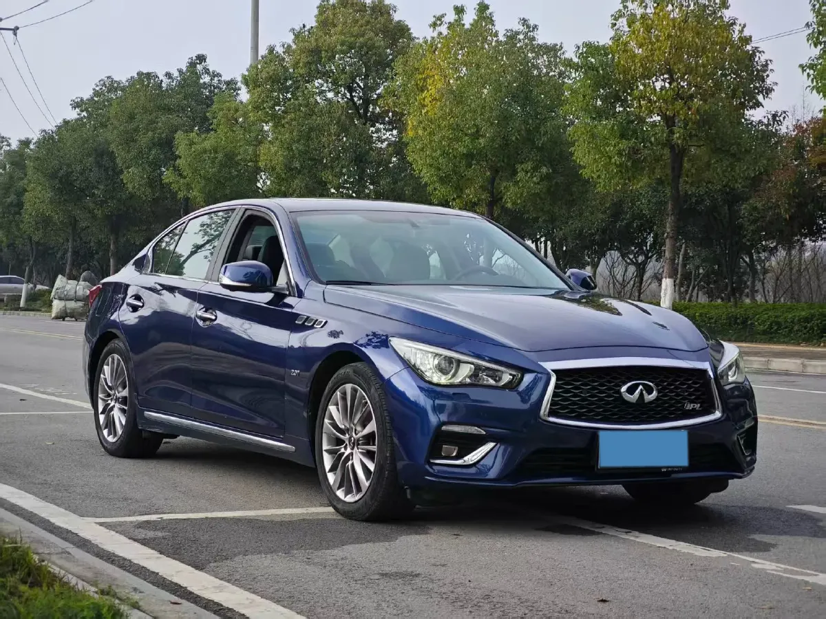 2018 Jeep Grand Commander 2.0T 265HP L4 9AT,autocango,china used car exporter,china ev exporter,chinese used car exporter,chinese used ev exporter