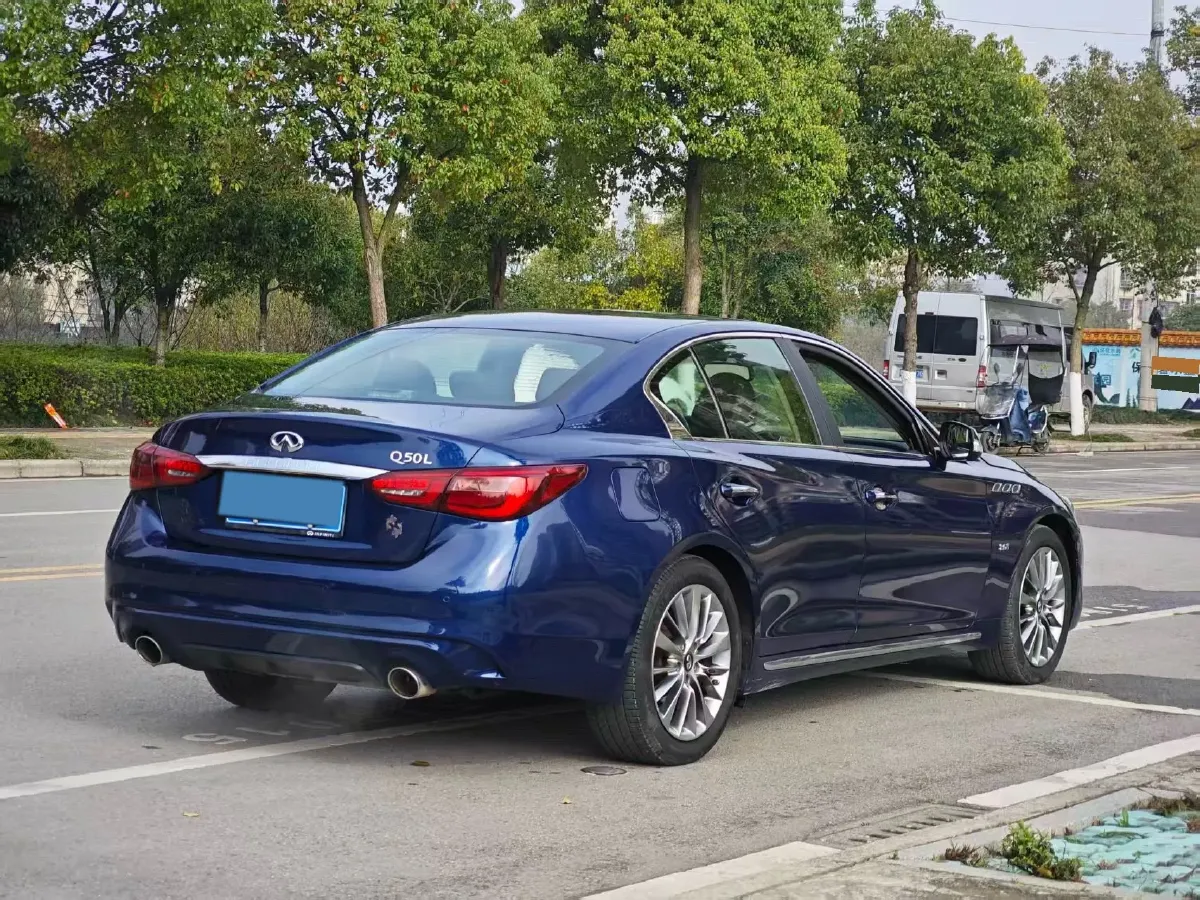 2018 Jeep Grand Commander 2.0T 265HP L4 9AT,autocango,china used car exporter,china ev exporter,chinese used car exporter,chinese used ev exporter