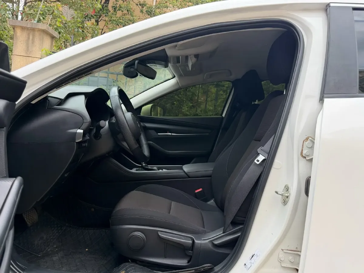 2023 Mazda 3 Axela 2.0L 158HP L4 6AT,autocango,china used car exporter,china ev exporter,chinese used car exporter,chinese used ev exporter