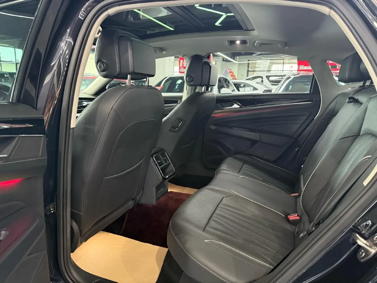 2022 Xpeng P7 BEV 60.2KWH,autocango,china used car exporter,china ev exporter,chinese used car exporter,chinese used ev exporter