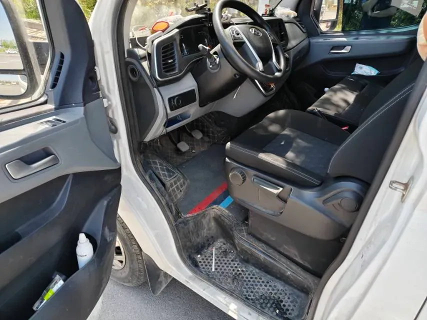 2023 MAXUS XinTu V80 2.0T 127HP L4 6MT,autocango,china used car exporter,china ev exporter,chinese used car exporter,chinese used ev exporter