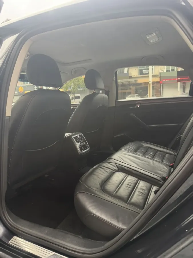 2017 Volkswagen Passat 1.8T 180HP L4 7DCT,autocango,china used car exporter,china ev exporter,chinese used car exporter,chinese used ev exporter