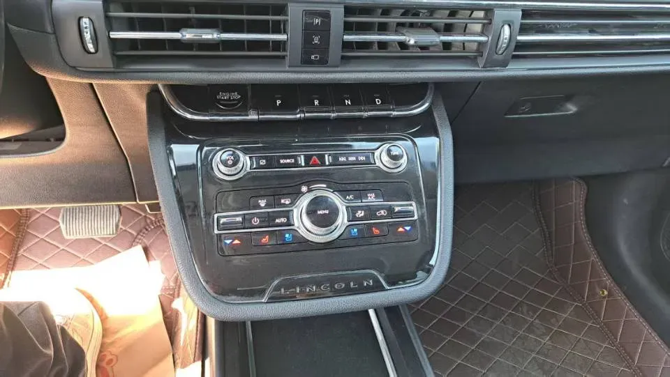 2021 Lincoln Corsair 2.0T 245HP L4 8AT,autocango,china used car exporter,china ev exporter,chinese used car exporter,chinese used ev exporter