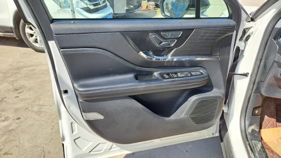 2021 Lincoln Corsair 2.0T 245HP L4 8AT,autocango,china used car exporter,china ev exporter,chinese used car exporter,chinese used ev exporter