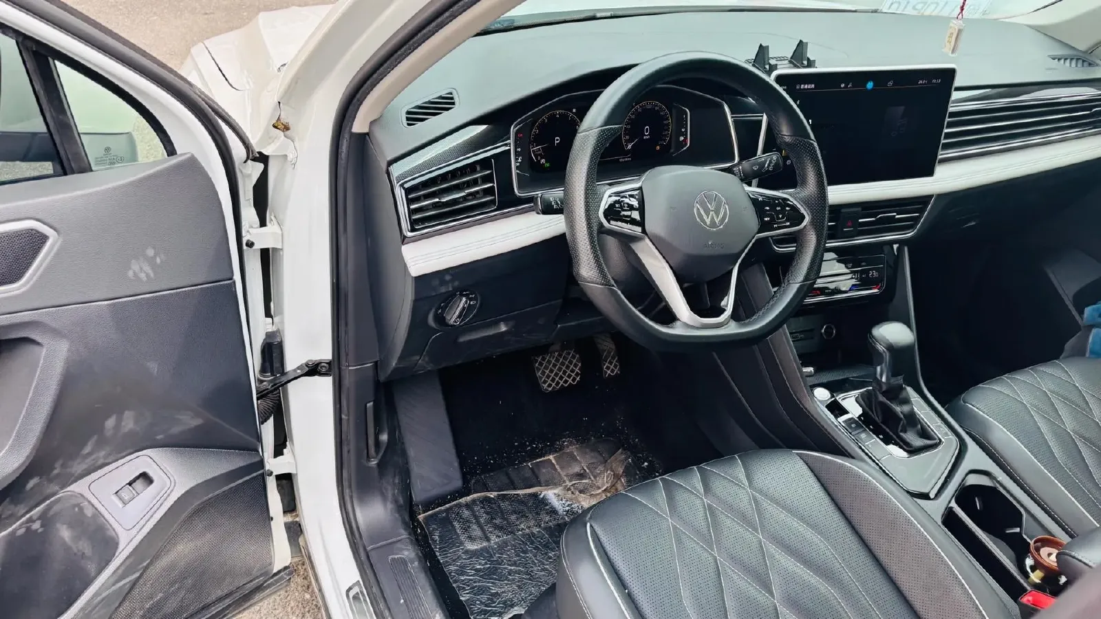 2023 Volkswagen Tiguan L 2.0T 186HP L4 7DCT,autocango,china used car exporter,china ev exporter,chinese used car exporter,chinese used ev exporter