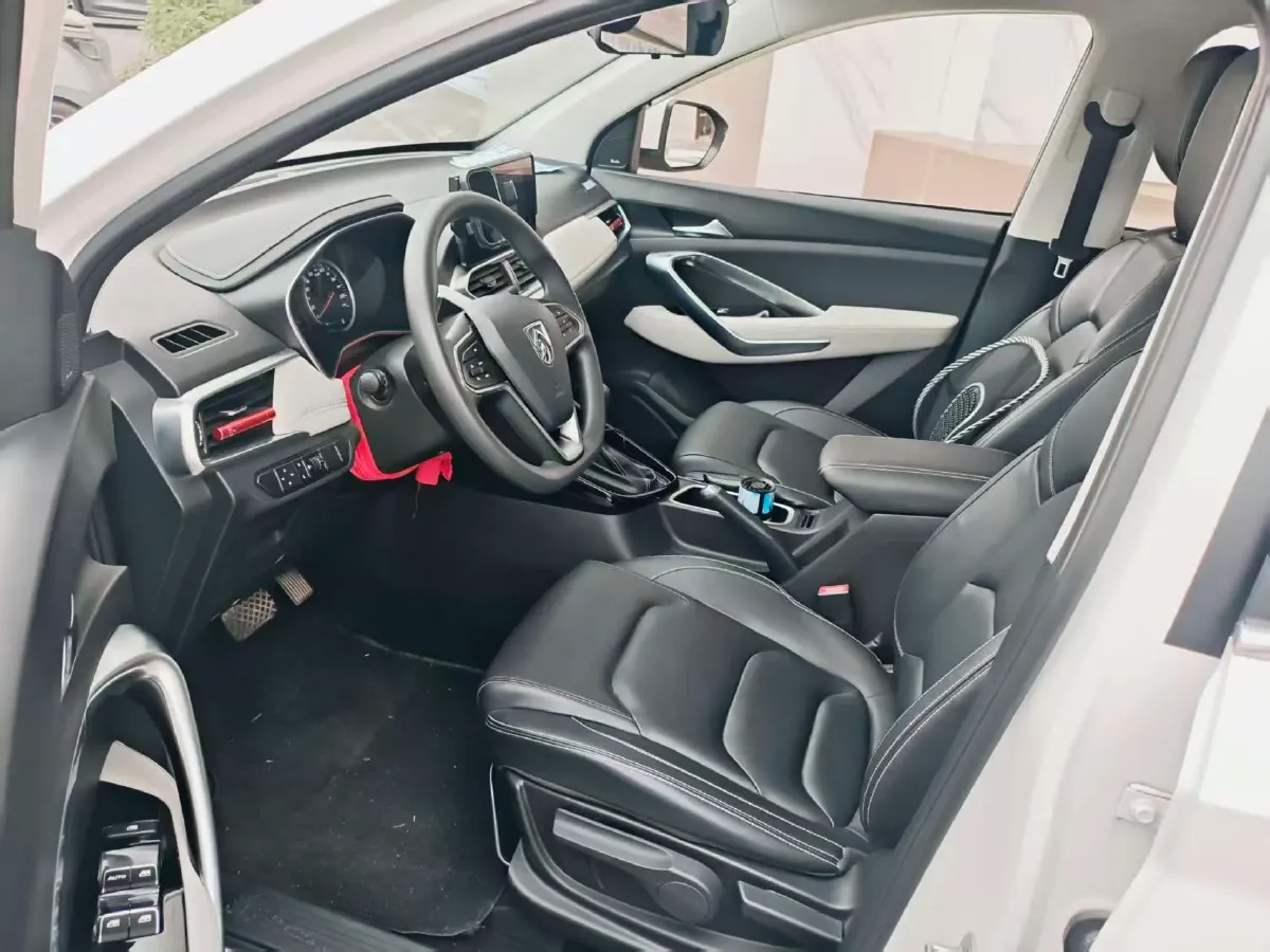 2019 BaoJun 530 1.5T 151HP L4 CVT,autocango,china used car exporter,china ev exporter,chinese used car exporter,chinese used ev exporter