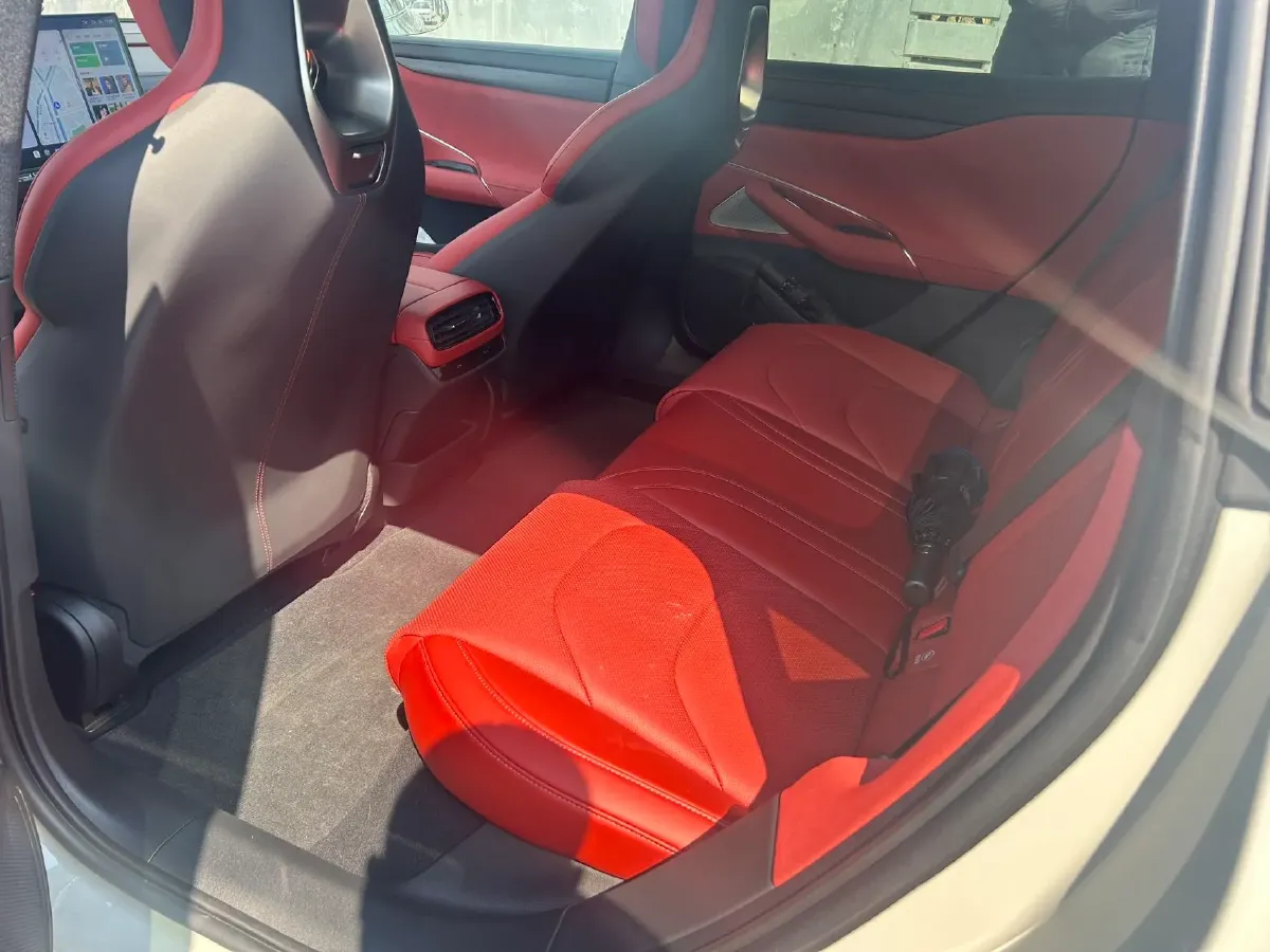 2024 MI SU7 BEV 73.6KWH,autocango,china used car exporter,china ev exporter,chinese used car exporter,chinese used ev exporter