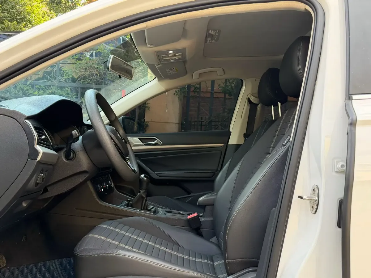 2019 Volkswagen Lavida 1.5L 113HP L4 5MT,autocango,china used car exporter,china ev exporter,chinese used car exporter,chinese used ev exporter