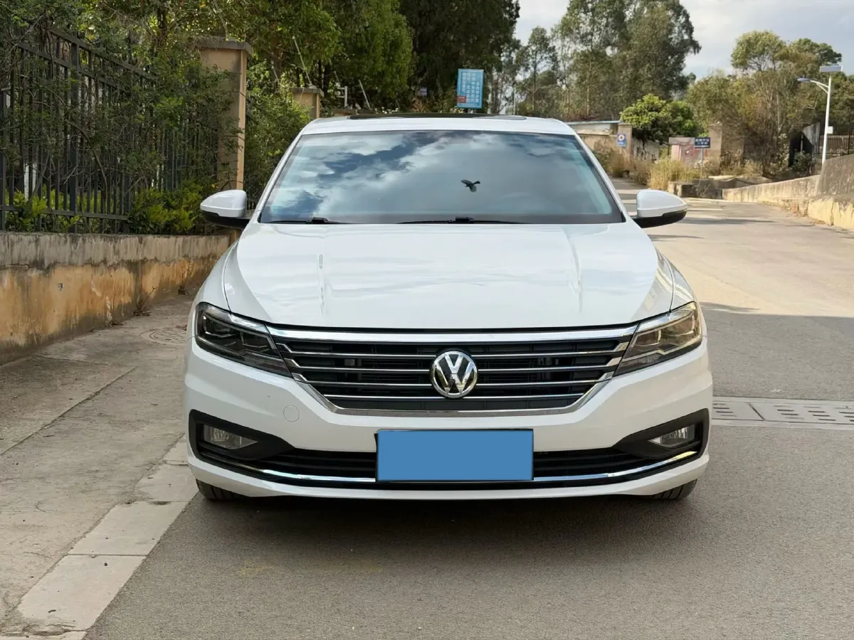 2019 Volkswagen Lavida 1.5L 113HP L4 5MT,autocango,china used car exporter,china ev exporter,chinese used car exporter,chinese used ev exporter