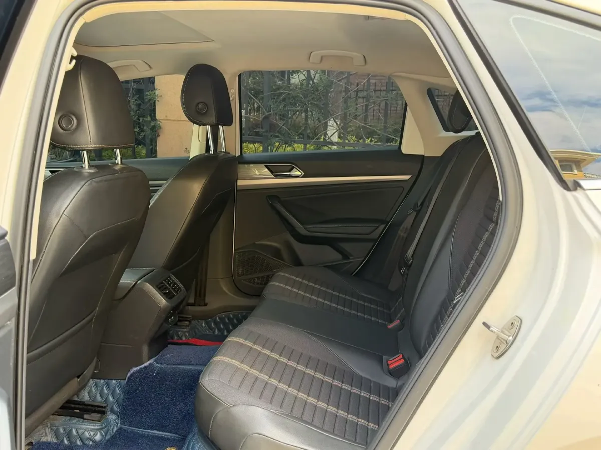 2019 Volkswagen Lavida 1.5L 113HP L4 5MT,autocango,china used car exporter,china ev exporter,chinese used car exporter,chinese used ev exporter