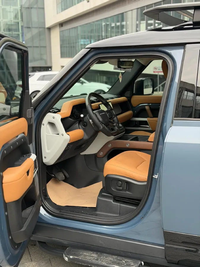 2023 Land Rover Defender 3.0T 400HP L6 8AT,autocango,china used car exporter,china ev exporter,chinese used car exporter,chinese used ev exporter
