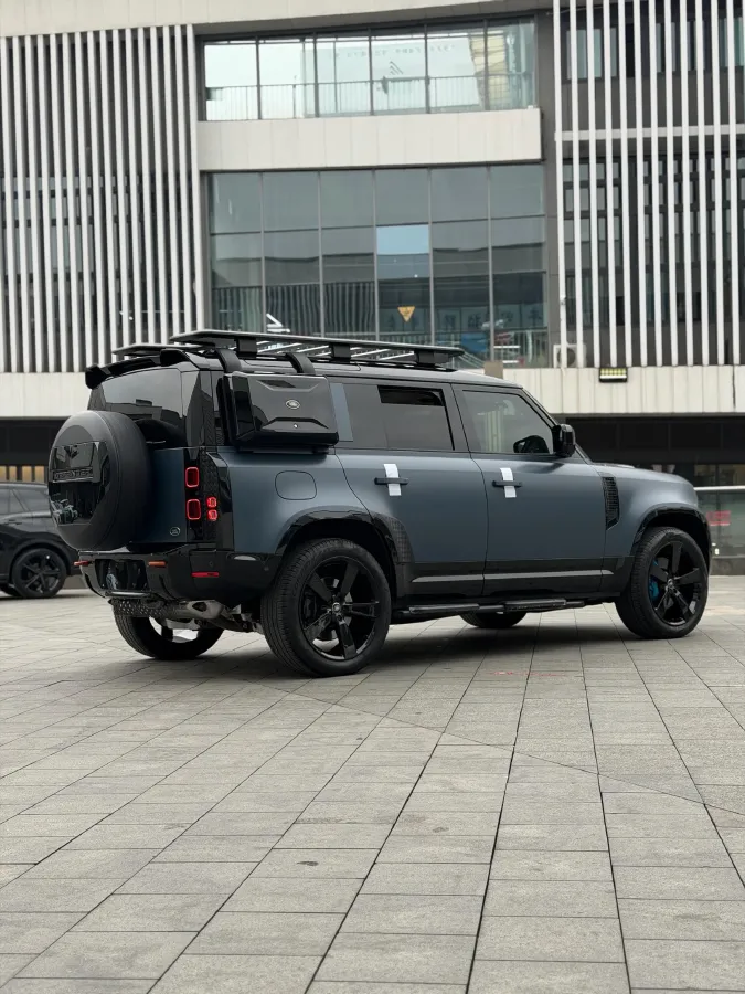 2023 Land Rover Defender 3.0T 400HP L6 8AT,autocango,china used car exporter,china ev exporter,chinese used car exporter,chinese used ev exporter