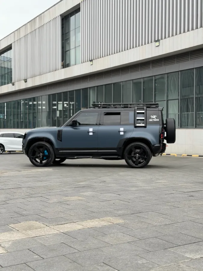 2023 Land Rover Defender 3.0T 400HP L6 8AT,autocango,china used car exporter,china ev exporter,chinese used car exporter,chinese used ev exporter
