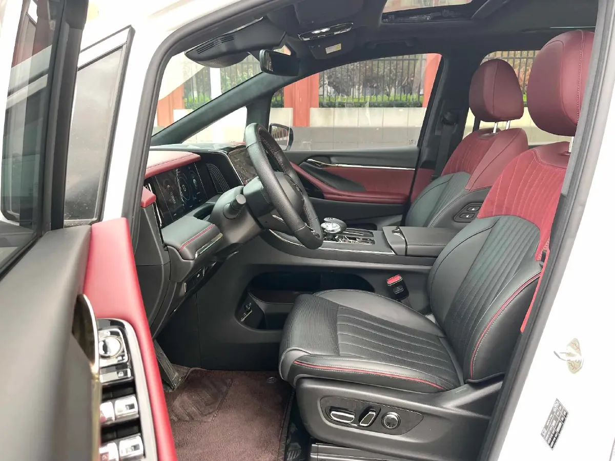 2023 GAC Trumpchi M8 2.0T 252HP L4 8AT,autocango,china used car exporter,china ev exporter,chinese used car exporter,chinese used ev exporter