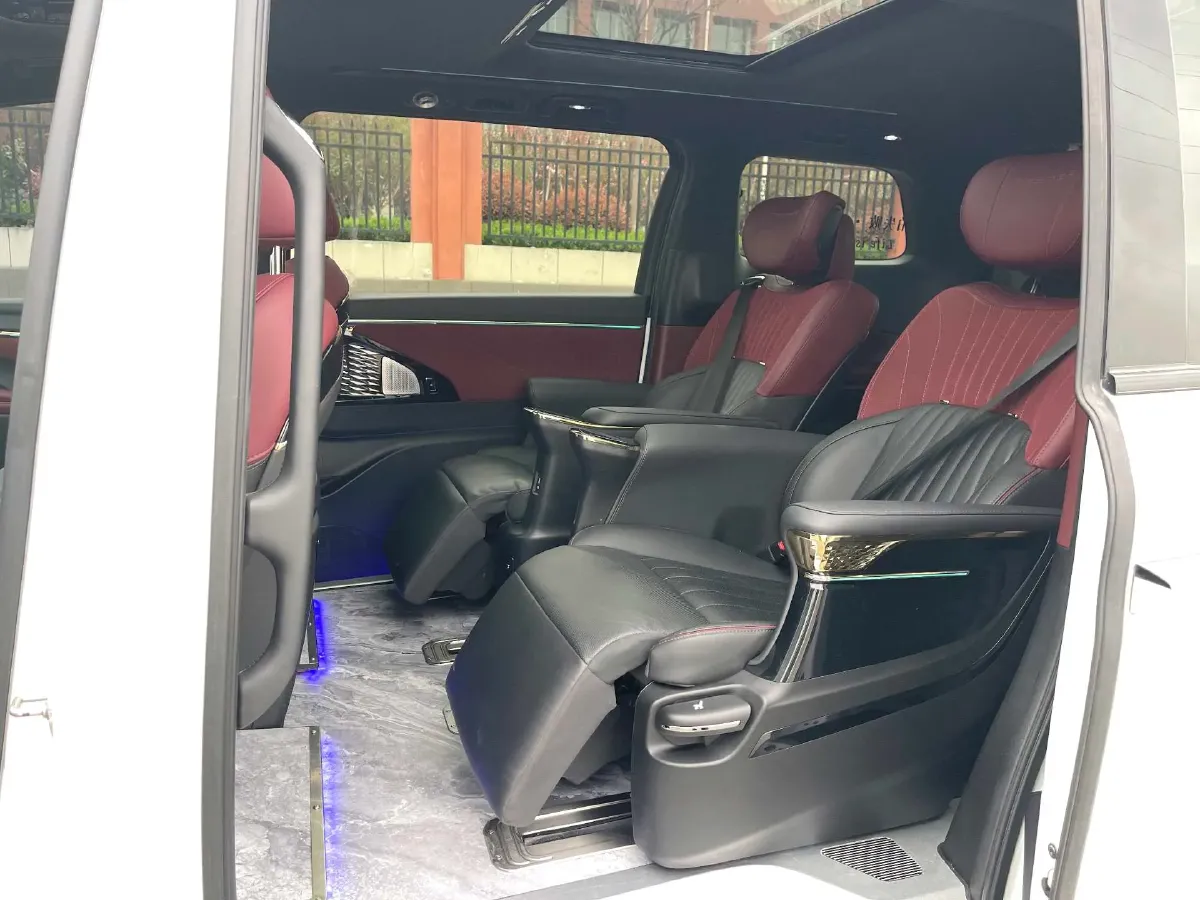 2023 GAC Trumpchi M8 2.0T 252HP L4 8AT,autocango,china used car exporter,china ev exporter,chinese used car exporter,chinese used ev exporter