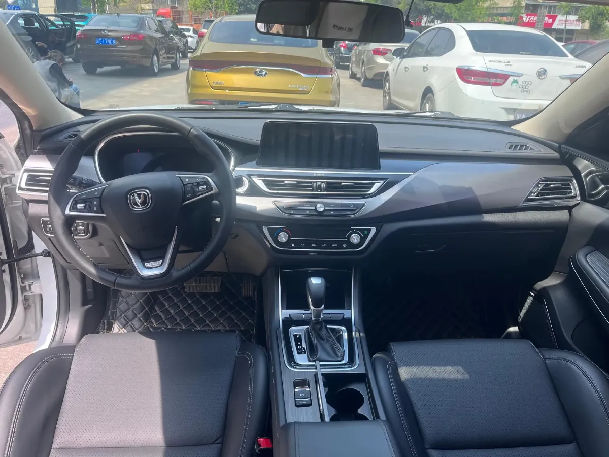 2020 ChangAn Raeton CC 1.5T 156HP L4 6AT,autocango,china used car exporter,china ev exporter,chinese used car exporter,chinese used ev exporter