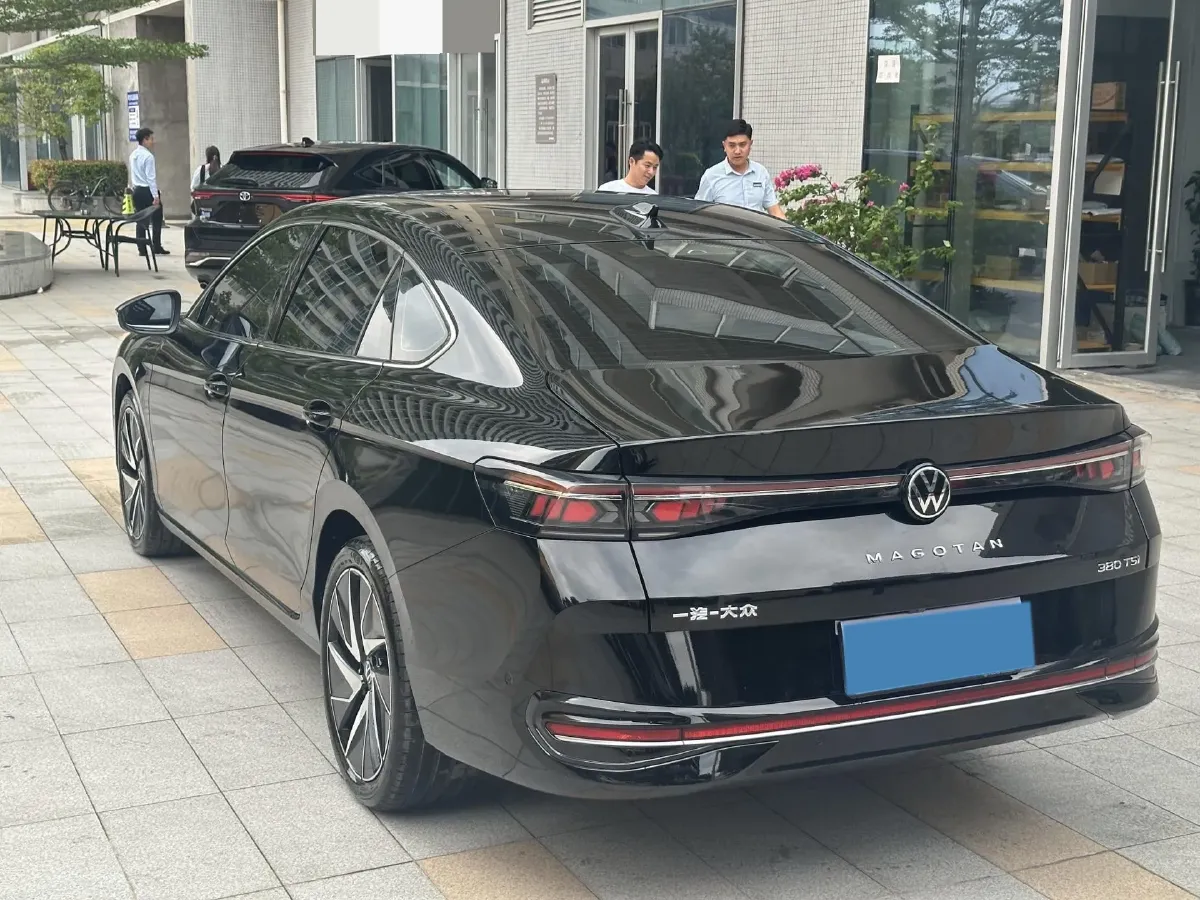 2024 Volkswagen Magotan 2.0T 220HP L4 7DCT,autocango,china used car exporter,china ev exporter,chinese used car exporter,chinese used ev exporter