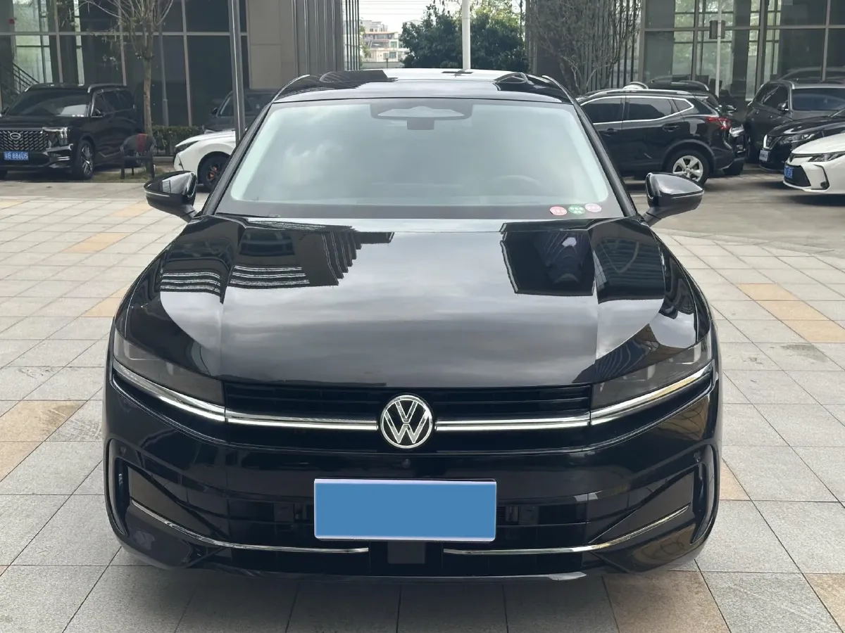 2024 Volkswagen Magotan 2.0T 220HP L4 7DCT,autocango,china used car exporter,china ev exporter,chinese used car exporter,chinese used ev exporter