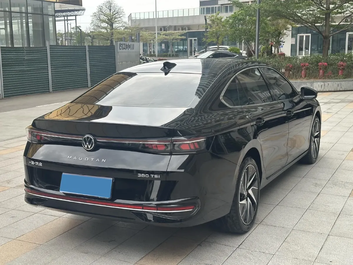 2024 Volkswagen Magotan 2.0T 220HP L4 7DCT,autocango,china used car exporter,china ev exporter,chinese used car exporter,chinese used ev exporter