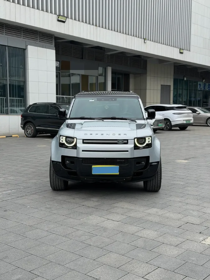 2022 Land Rover Defender 3.0T 400HP L6 8AT,autocango,china used car exporter,china ev exporter,chinese used car exporter,chinese used ev exporter