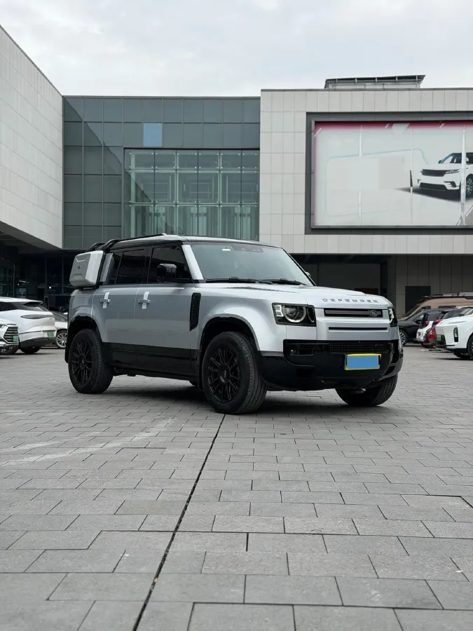 2022 Land Rover Defender 3.0T 400HP L6 8AT,autocango,china used car exporter,china ev exporter,chinese used car exporter,chinese used ev exporter