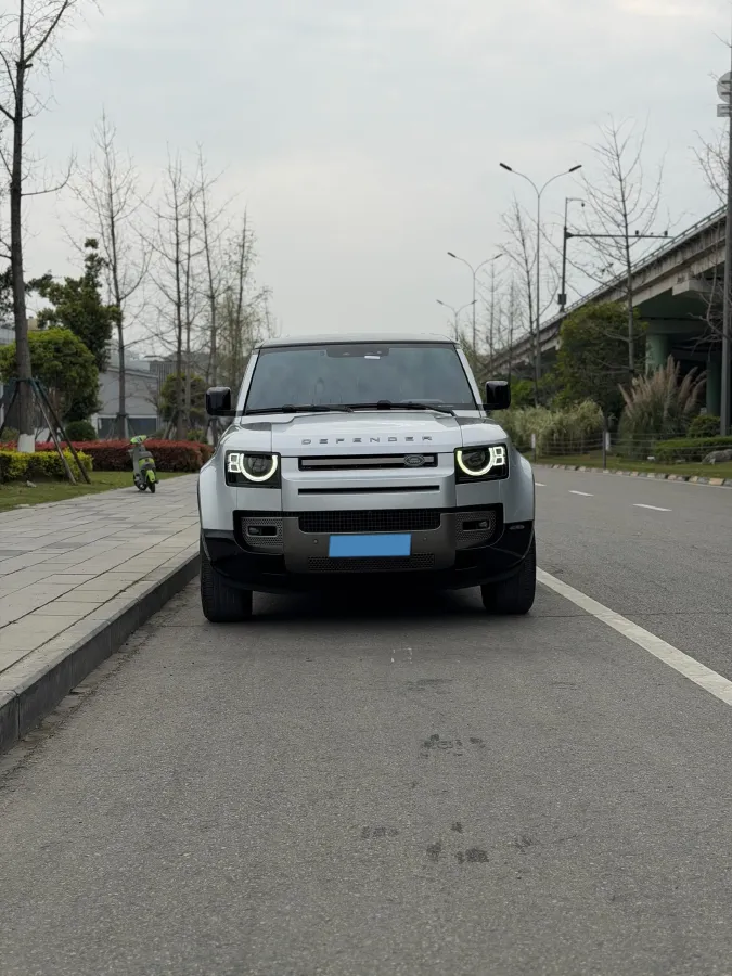 2021 Land Rover Defender 3.0T 400HP L6 8AT,autocango,china used car exporter,china ev exporter,chinese used car exporter,chinese used ev exporter
