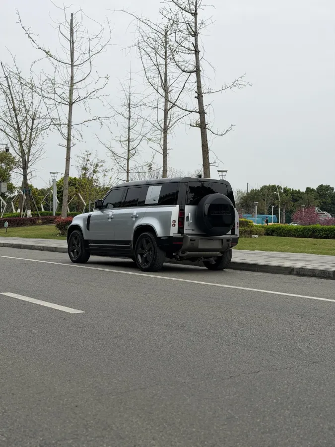 2021 Land Rover Defender 3.0T 400HP L6 8AT,autocango,china used car exporter,china ev exporter,chinese used car exporter,chinese used ev exporter