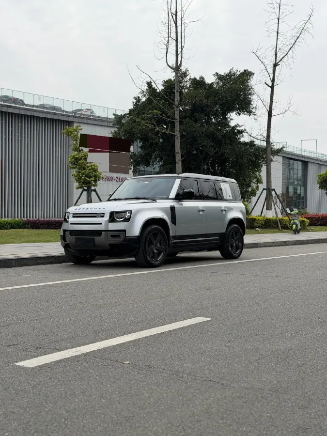 2021 Land Rover Defender 3.0T 400HP L6 8AT,autocango,china used car exporter,china ev exporter,chinese used car exporter,chinese used ev exporter