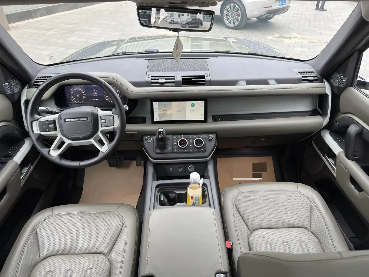 2020 Land Rover Defender 3.0T 400HP L6 8AT,autocango,china used car exporter,china ev exporter,chinese used car exporter,chinese used ev exporter