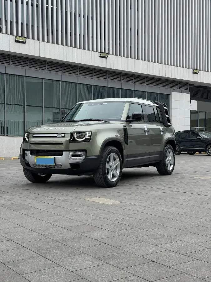 2020 Land Rover Defender 3.0T 400HP L6 8AT,autocango,china used car exporter,china ev exporter,chinese used car exporter,chinese used ev exporter
