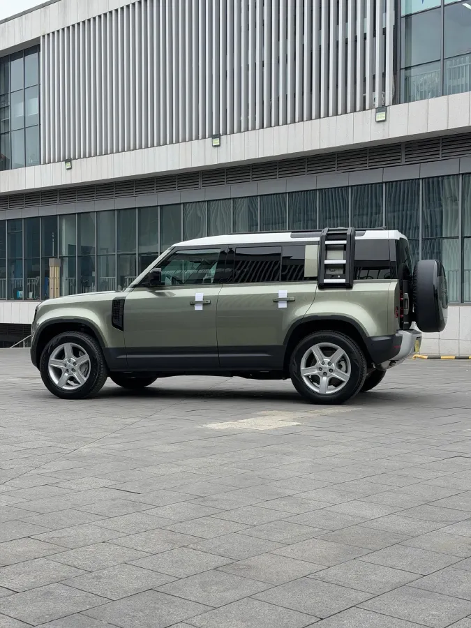 2020 Land Rover Defender 3.0T 400HP L6 8AT,autocango,china used car exporter,china ev exporter,chinese used car exporter,chinese used ev exporter